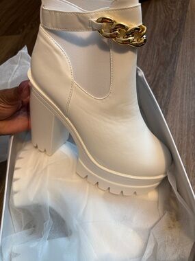 White Hat with Gold Chain Accent